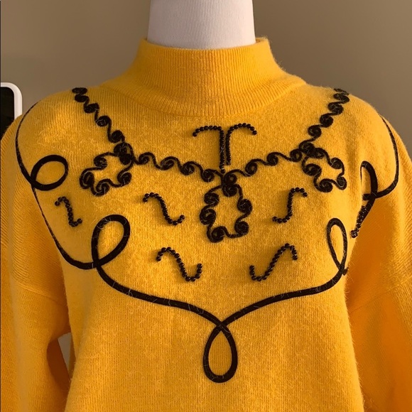 Cristina sweater size MEDIUM - Picture 2 of 5